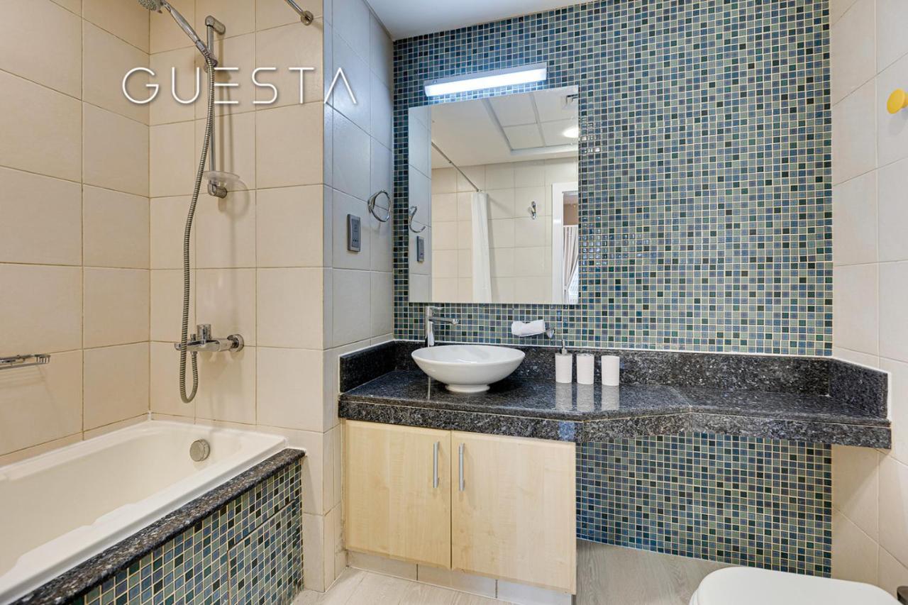 Shoreline The Palm, Free Beach & Pool Access دبي المظهر الخارجي الصورة